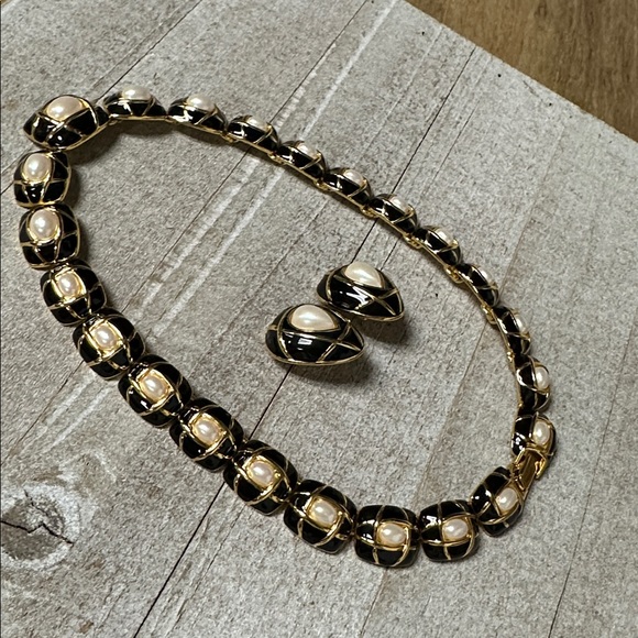 Napier great shape vintage chunky statement blk gold pearl earrings necklace set - Picture 3 of 9